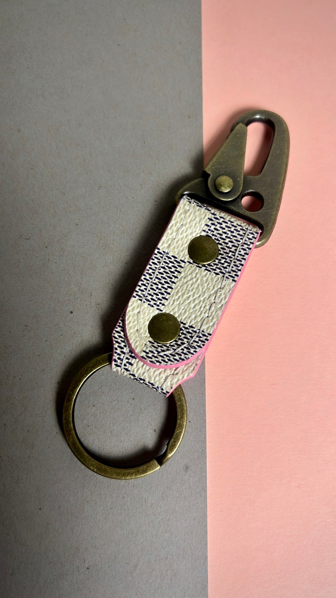 Knox keychain|damier azur&soft pink